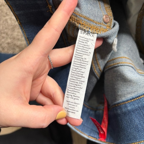 SPANX Denim Pull On Bell Bottom Jeans 20456Q Size Medium - Picture 7 of 7